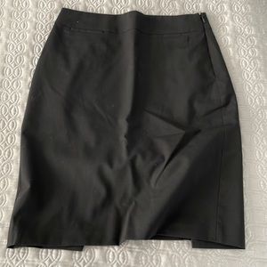 Black Banana Republic suit skirt. 4P